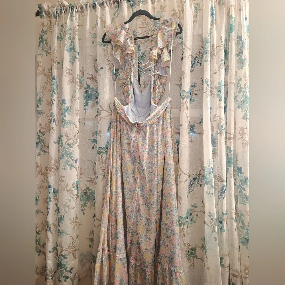 Astr Primrose Floral Strappy Back Maxi Dress - Picture 13 of 16